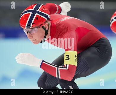 Pékin, Chine. 15th févr. 2022. Peder Kongshaug, de Norvège, participe à la finale de l'équipe masculine de patinage de vitesse à l'ovale national de patinage de vitesse de Beijing, capitale de la Chine, le 15 février 2022. Crédit: Wang Fei/Xinhua/Alay Live News Banque D'Images