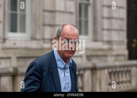 Londres, Royaume-Uni. 15th févr. 2022. Ministres au bureau du Cabinet, Sir Patrick Vallance FRS FMedSci FRCP est conseiller scientifique en chef du gouvernement (GCSA) et chef de la profession des sciences et du génie du gouvernement (GSE). Crédit : Ian Davidson/Alay Live News Banque D'Images