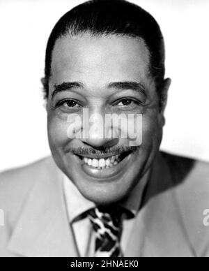 DUKE ELLINGTON (1899-1974) musicien et chef de bande de jazz américain vers 1943 Banque D'Images