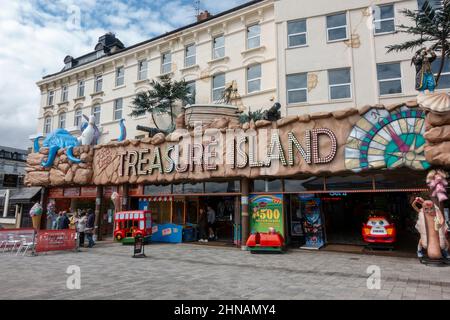 Jeux d'arcade Treasure Island sur le front de mer à Bridlington, East Yorkshire, Royaume-Uni. Banque D'Images