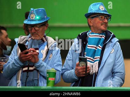 Les fans de Manchester City avant le match de la Ligue des champions de l'UEFA Round of 16 1st Leg au stade Jose Alvalade, à Lisbonne. Date de la photo: Mardi 15 février 2022. Banque D'Images