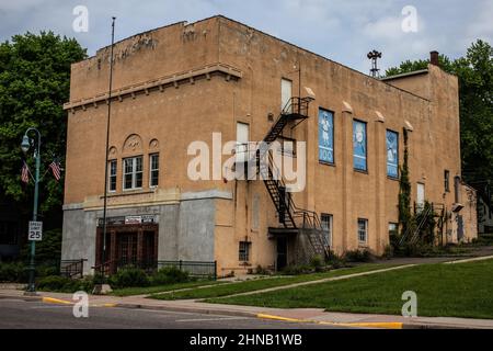 Auditorium civique historique de St. Croix Falls construit en 1917. A été utilisé comme théâtre vaudeville, un hôpital, cinéma, et des représentations théâtrales. Banque D'Images