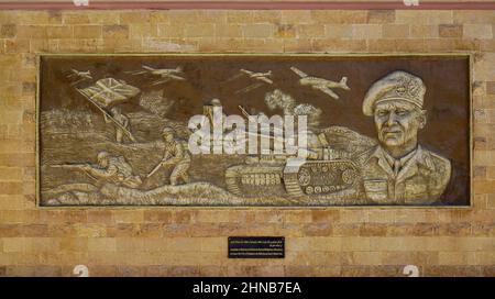 Plaque commémorative au Lieutenant-général (plus tard maréchal) Bernard Montgomery et à la huitième Armée britannique au Musée de la guerre d'El Alamein en Égypte Banque D'Images