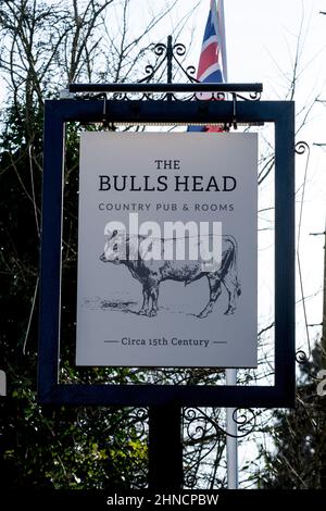 Panneau de pub The Bulls Head, Barston, West Midlands, Angleterre, Royaume-Uni Banque D'Images