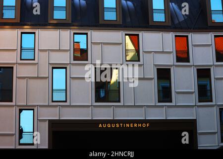 Zukunft, Kunst, Nürnberg moderne Architektur beim Zukunftsmuseum oder Deutschen Museum in der Innenstadt oder Altstadt von Nuernberg, Franken, Bayern Banque D'Images