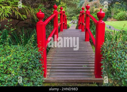 Irlande, Comté de Kildare, ville de Kildare, Irish National Stud and Gardens, les jardins japonais, le pont de la vie. Banque D'Images