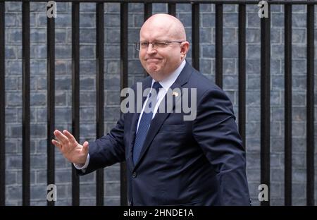 Londres, Angleterre, Royaume-Uni. 16th févr. 2022. Philip T. REEKER, ambassadeur AMÉRICAIN au Royaume-Uni, arrive au 10 Downing Street. (Image de crédit : © Tayfun Salci/ZUMA Press Wire) Banque D'Images
