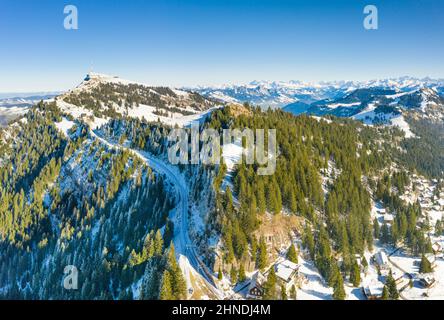 Panorama de la montagne de Rigi en Suisse. Vue aérienne. Tir de drone Banque D'Images