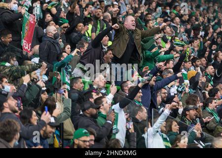 15 février 2022. Lisbonne, Portugal. Supporters sportifs pendant le match de la première coupe du Round 16 pour la Ligue des Champions de l'UEFA, Sporting vs Manchester City Credit: Alexandre de Sousa/Alay Live News Banque D'Images