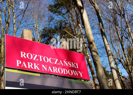Panneau marquant l'entrée du parc Roztoczanski Narodowy (qui se traduit par « Parc national de Roztocze ») dans l'est de la Pologne Banque D'Images