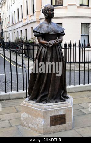 Statue de la reine Victoeia à Victoria Square, Londres, Royaume-Uni. Banque D'Images