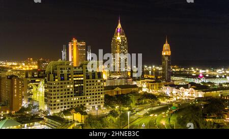 Mobile, horizon Alabama la nuit Banque D'Images