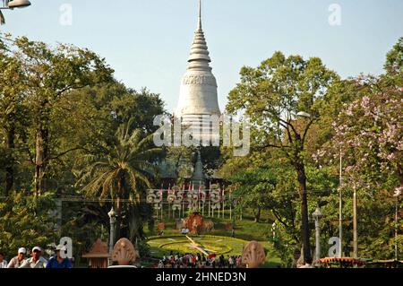 Temple Wat Phnom, Ponhea Yat Stupa, Phnom Penh, royaume du Cambodge, Asie du Sud-est Banque D'Images