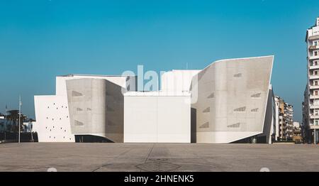 Casablanca, Maroc - 12 février 2022 : vue sur le Grand Théâtre de Casablanca au milieu de la journée Banque D'Images