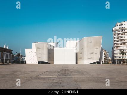 Casablanca, Maroc - 12 février 2022 : vue sur le Grand Théâtre de Casablanca au milieu de la journée Banque D'Images