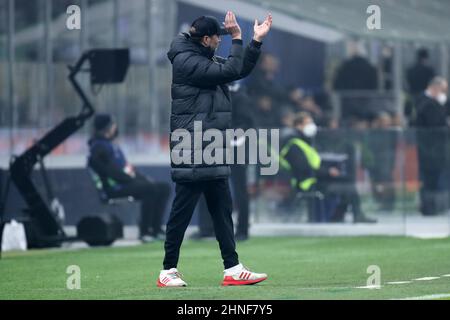 Milan, Italie . 16 février 2022, Jurgen Klopp, entraîneur en chef de Liverpool FC gestes pendant le tour de la Ligue des champions de l'UEFA de 16 première jambe match entre le FC Internazionale et le FC Liverpool au Stadio Giuseppe Meazza le 16 février 2022 à Milan, Italie . Banque D'Images