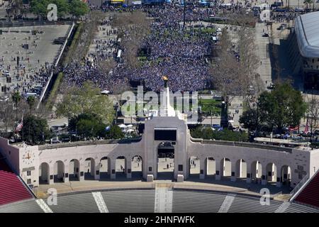 Los Angeles, États-Unis. 16th févr. 2022. Les Rams, champion du Super Bowl, célèbrent au Los Angeles Memorial Coliseum le mercredi 16 février 2022. Photo de Jon SooHoo/UPI crédit: UPI/Alay Live News Banque D'Images