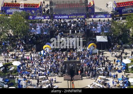 Los Angeles, États-Unis. 16th févr. 2022. Les Super Bowl Champions Los Angeles Rams célèbrent au Los Angeles Memorial Coliseum le mercredi 16 février 2022. Photo de Jon SooHoo/UPI crédit: UPI/Alay Live News Banque D'Images