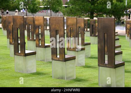 6/12/2007, Oklahoma City, Oklahoma, Etats-Unis, Field of Empty Chairs, une partie du site du Oklahoma Bommbing Memorial à Oklahoma City symbolisant tous ceux qui Banque D'Images