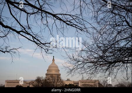 Washington, États-Unis. 16th févr. 2022. Une vue générale du Capitole des États-Unis, à Washington, DC, le mercredi 16 février, 2022. (Graeme Sloan/Sipa USA) Credit: SIPA USA/Alay Live News Banque D'Images