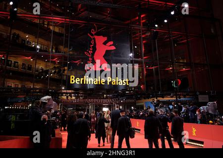 Berlin, Berlin, Allemagne. 16th févr. 2022. Tapis rouge avant le Gala du prix à Berlinale 2022 (Credit image: © Beata Siewicz/Pacific Press via ZUMA Press Wire) Banque D'Images