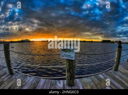 Coucher de soleil au lac Sumter atterrissage dans les villages, Floride - Fisheye View Banque D'Images