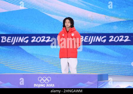 Zhangjiakou, Hebei, Chine. 11th févr. 2022. Ayumu Hirano (JPN) snowboard : cérémonie de la Médaille Halfpipe des hommes lors des Jeux Olympiques d'hiver de Beijing 2022 à la place de la Médaille Zhangjiakou à Zhangjiakou, Hebei, Chine . Credit: AFLO SPORT/Alay Live News Banque D'Images