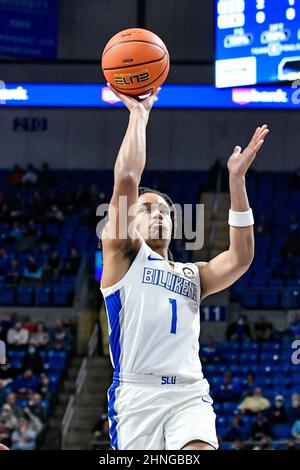 16 février 2022 : la garde de Saint Louis Billikens Yuri Collins (1) pose un tir pour deux points dans un jeu de conférence A-10 où les explorateurs de la salle ont visité le St. Louis Billikens. Tenue à l'aréna Chaifetz à Saint-Louis, Mo Richard Ulreich/CSM Banque D'Images