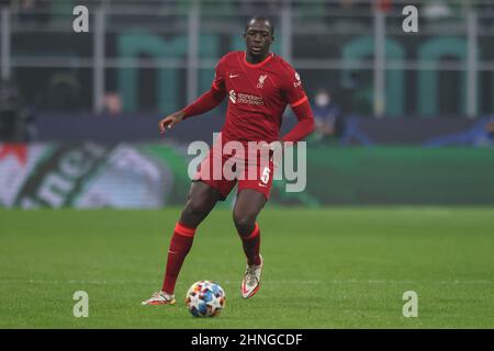 Milan, Italie, 16th février 2022. Ibrahima Konate du FC Liverpool lors du match de la Ligue des champions de l'UEFA à Giuseppe Meazza, Milan. Le crédit photo devrait se lire: Jonathan Moscrop / Sportimage Banque D'Images