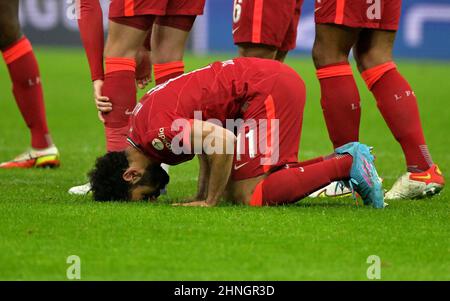 Milan. 16th févr. 2022. Mohamed Salah, de Liverpool, célèbre son but lors de la manche de la Ligue des champions de l'UEFA du match de la première jambe 16 entre le FC Inter et Liverpool à Milan, en Italie, le 16 février 2022. Crédit: Alberto Lingria/Xinhua/Alay Live News Banque D'Images