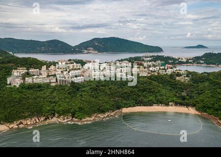 Hélicoptère aérien montrant les maisons de Chung Hom Kok, île de Hong Kong, 2008 Banque D'Images