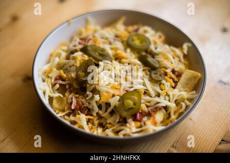 Portion Chili con carne sur une assiette. Banque D'Images