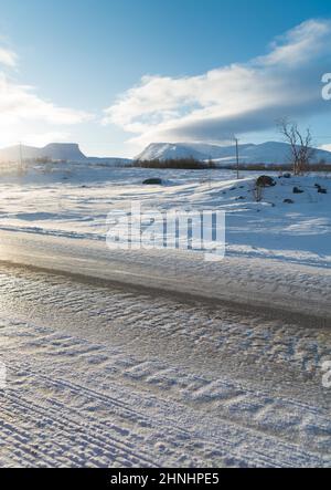 Lapporten ou Tjuonavagge est une vallée en forme de U en Laponie, dans le nord de la Suède, l'un des sites naturels les plus familiers des montagnes. Banque D'Images