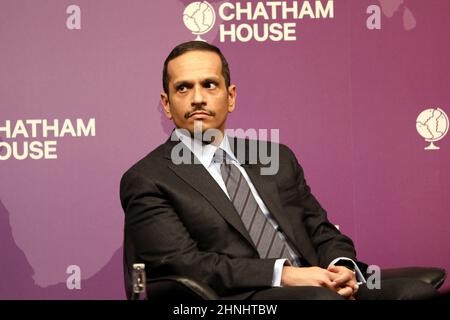 Le ministre des Affaires étrangères du Qatar, Sheikh Mohammed Bin Abdulrahman Al-Thani, a pris la parole à Chatham House, Londres, le 17 février 2022 Banque D'Images