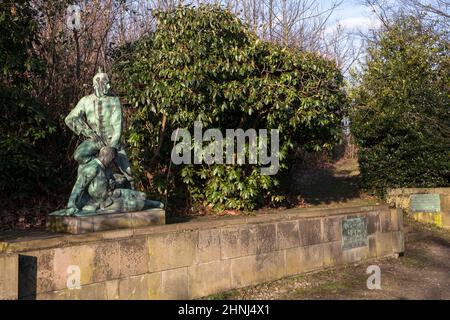 Monument en l'honneur des soldats tombés près du mémorial Ehrenmal (mémorial aux morts) à la colline de Harkort à Wetter sur la Ruhr, Rhin-Nord- Banque D'Images