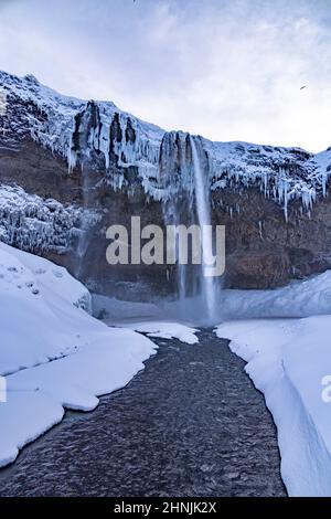 Chute d'eau à Seljalandsfoss, parc national de Vatnajokull, sud-est de l'Islande Banque D'Images