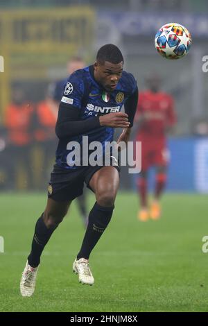 Milan, Italie, 16th février 2022. Denzel Dumfries du FC Internazionale lors du match de l'UEFA Champions League à Giuseppe Meazza, Milan. Le crédit photo devrait se lire: Jonathan Moscrop / Sportimage Banque D'Images