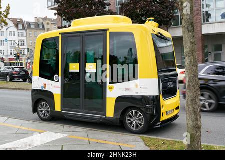 Bus autonome en tant que projet de BVG (Berliner Verkehrsbetriebe) dans la phase d'essai dans le quartier berlinois de Tegel Banque D'Images