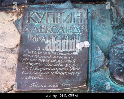 Sébastopol, Crimée - 19 septembre 2020 : plaque au monument de Kuprin, Balaklava, Crimée Banque D'Images