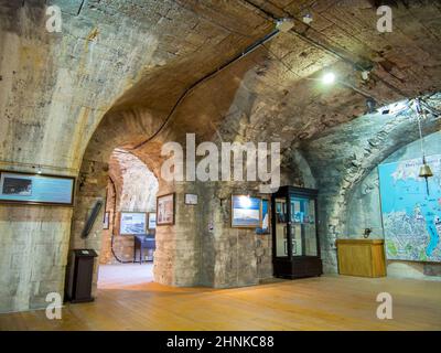 Sébastopol, Crimée - 19 septembre 2020 : casémates de la batterie Mikhaïlovskaya, Sébastopol, Crimée Banque D'Images