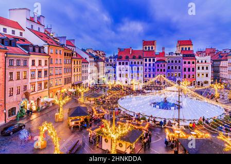 Varsovie, Pologne - Patinoire sur la place de la vieille ville et le marché de Noël Banque D'Images