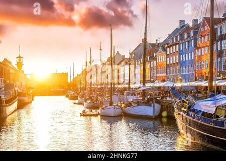 La ville de Copenhague au Danemark, dans le célèbre vieux port de Nyhavn Banque D'Images