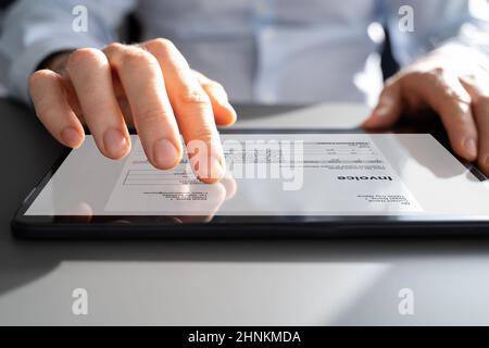 Logiciel de comptabilité électronique Corporate E Invoice sur tablette Banque D'Images