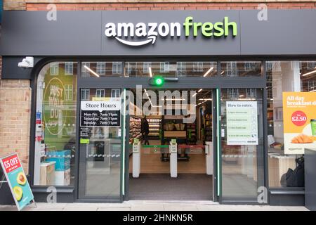 Amazon Fresh juste sortir supermarché, Upper Richmond Road West, East Sheen, Londres, Angleterre, Royaume-Uni Banque D'Images