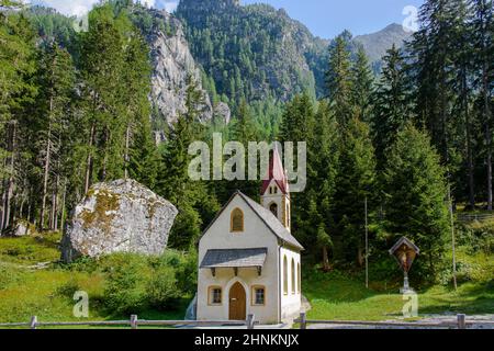 Petite église de Martelltal, le Tyrol du Sud Banque D'Images