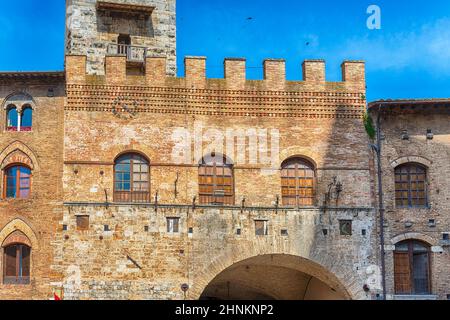 L'architecture médiévale de San Gimignano, ville emblématique de l'Italie Banque D'Images