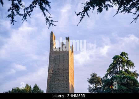 Tour Dona et tour Grimaldi : les deux tours anciennes de Rovigo en Italie Banque D'Images