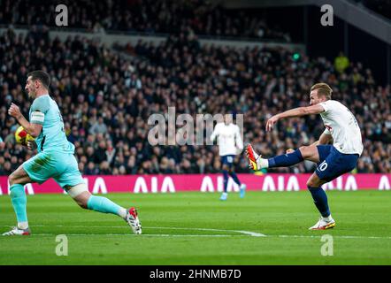 White Hart Lane, Royaume-Uni. 05th févr. 2022. Harry Kane de Spurs a obtenu le score de 1st lors du match de la coupe FA entre Tottenham Hotspur et Brighton et Hove Albion au stade Tottenham Hotspur, White Hart Lane, en Angleterre, le 5 février 2022. Photo d'Andy Rowland. Crédit : Prime Media Images/Alamy Live News Banque D'Images