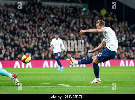 White Hart Lane, Royaume-Uni. 05th févr. 2022. Harry Kane de Spurs a obtenu le score de 1st lors du match de la coupe FA entre Tottenham Hotspur et Brighton et Hove Albion au stade Tottenham Hotspur, White Hart Lane, en Angleterre, le 5 février 2022. Photo d'Andy Rowland. Crédit : Prime Media Images/Alamy Live News Banque D'Images