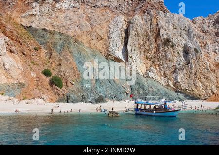 Antalya, Turquie - la visite en yacht à la Turquie Maldives à la célèbre mer bleue à Suluada Banque D'Images
